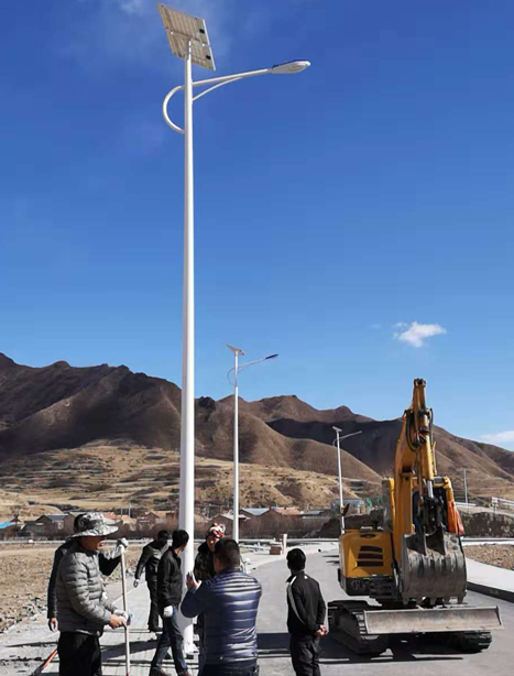 甘南碌曲10米西宁太阳能路灯项目